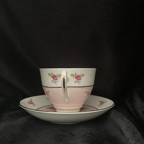 Vintage Elizabethan Taylor and Kent Roses Teacup and Saucer Set - Picture 3 of 6